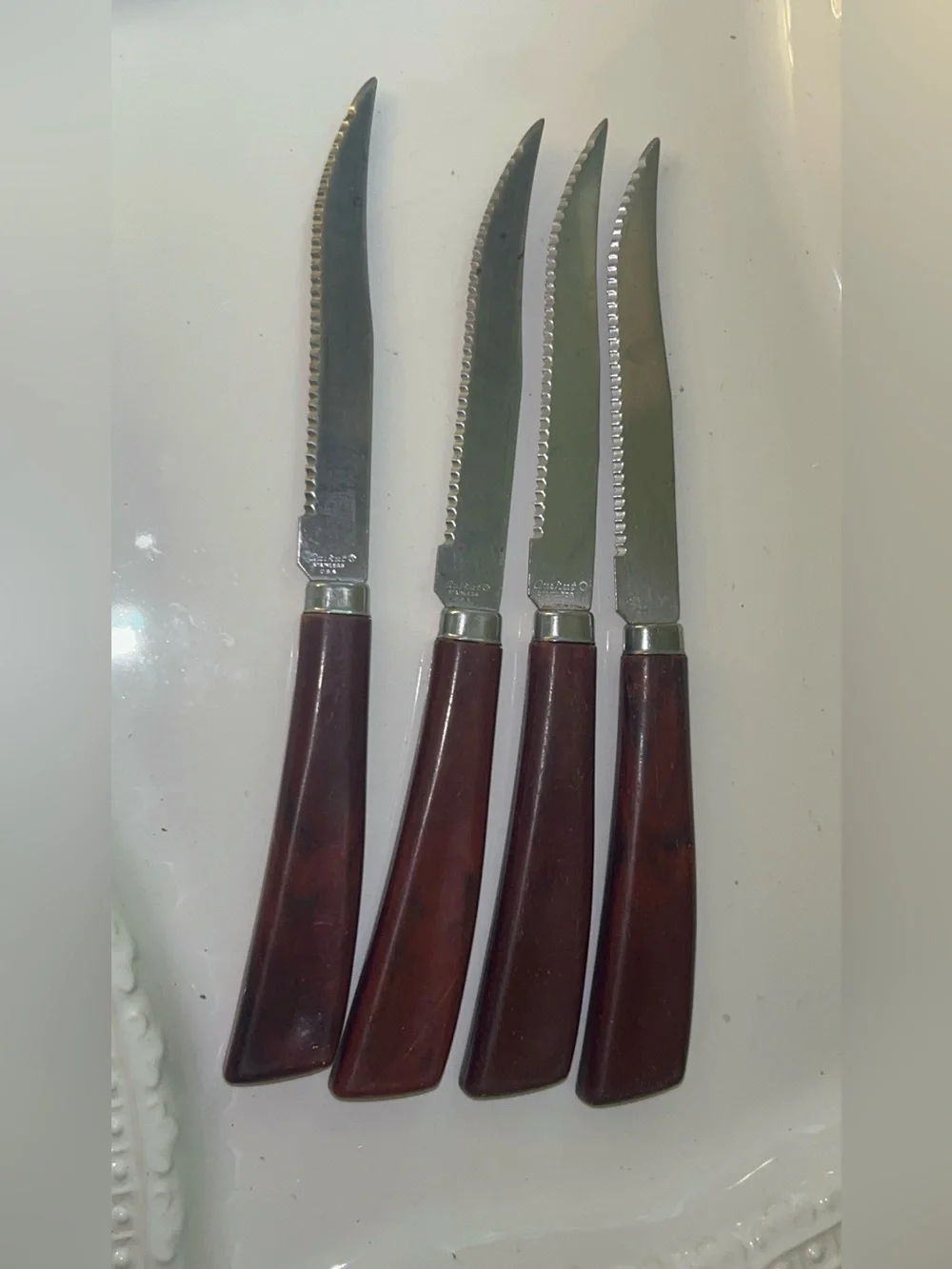 Quikut brown-handled steak knives Set of 4